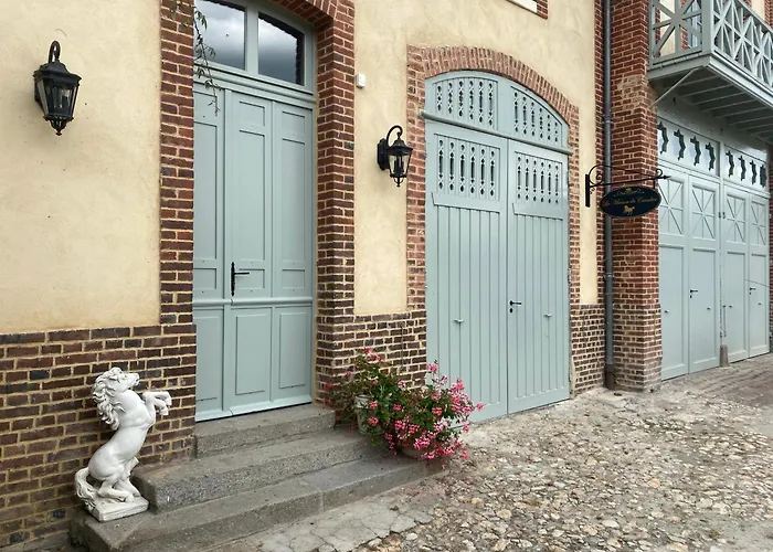 La Maison Du Cavalier, Chateau De Lavenue