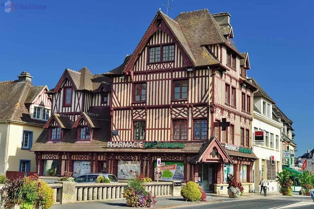 La Maison Du Cavalier, Chateau De Lavenue *